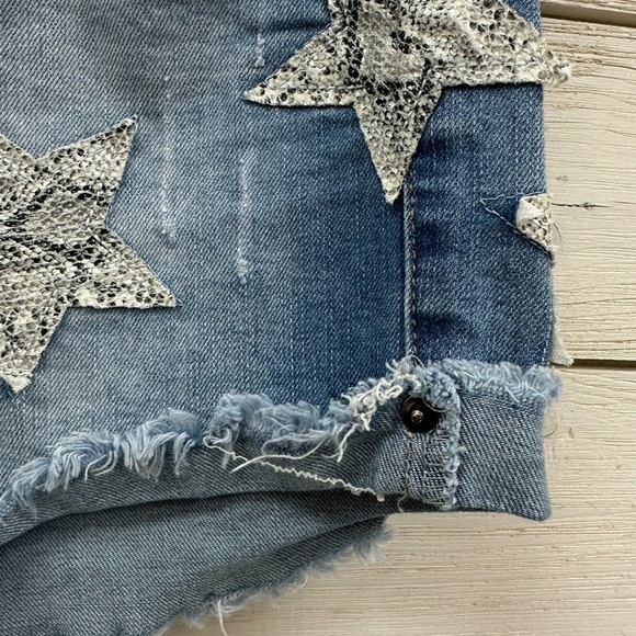 Vintage Havana Star Patch Denim Shorts Size 27 - Picture 2 of 6